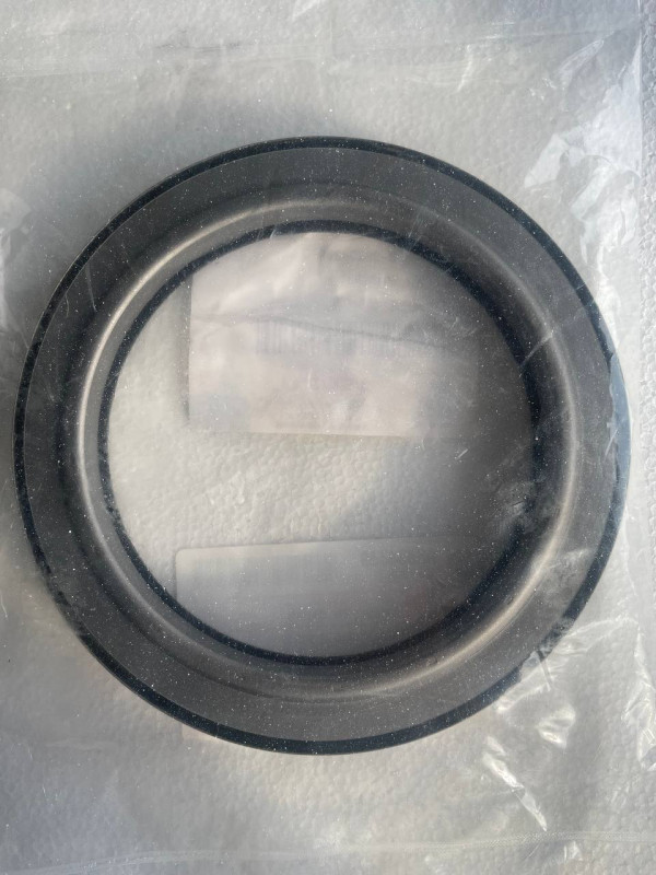 Сальник коленвала (коренной) задний ISUZU ELF/NQR71/75 104*139*13 8-98334-339-0/-379-0 ISUZU OEM