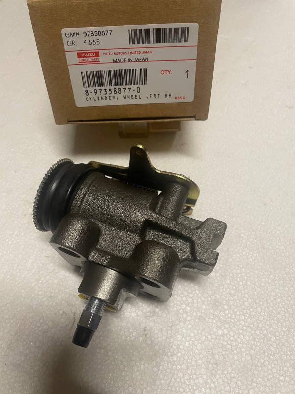 Цилиндр тормозной рабочий (РТЦ) передний R (с прокачкой) NQR 8-97358-877-0 ISUZU China