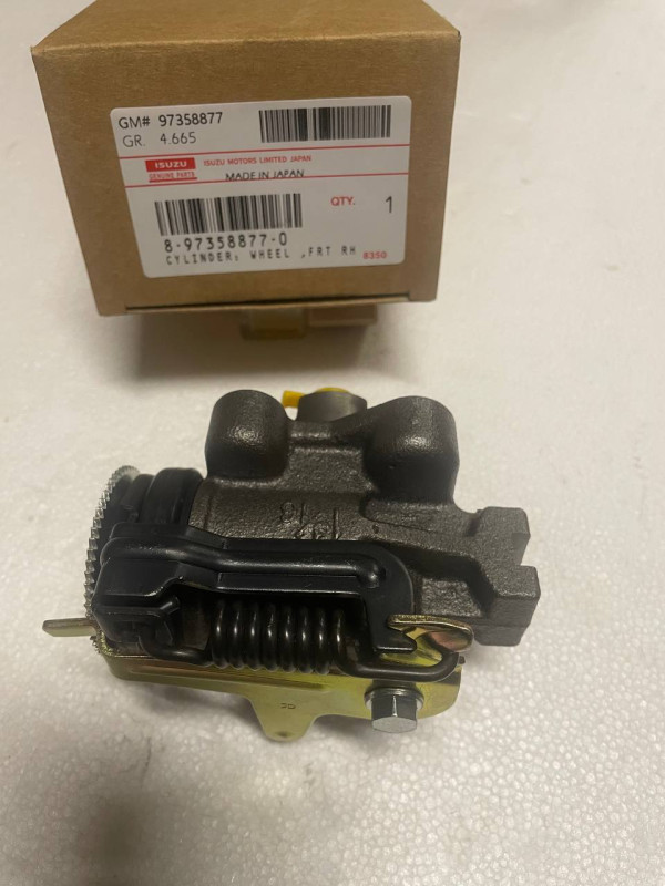 Цилиндр тормозной рабочий (РТЦ) передний R (с прокачкой) NQR 8-97358-877-0 ISUZU China